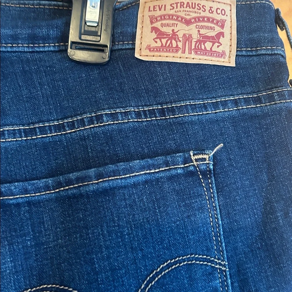 Levi’s 311 Shaping Skinny Jeans - Picture 2 of 4